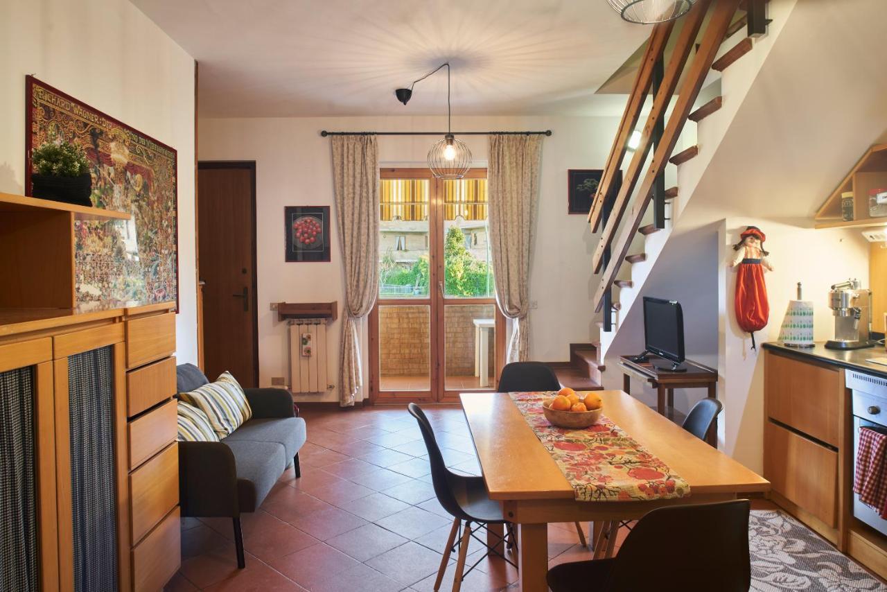 Appartamento Little Brick House On Siena Hills With Balconies Esterno foto